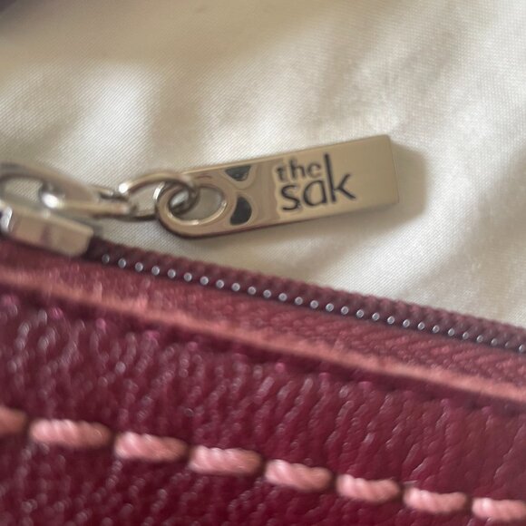 The Sak Casual Classics Burgundy Leather Crochet Handbag (Missing Tag) - Picture 4 of 11